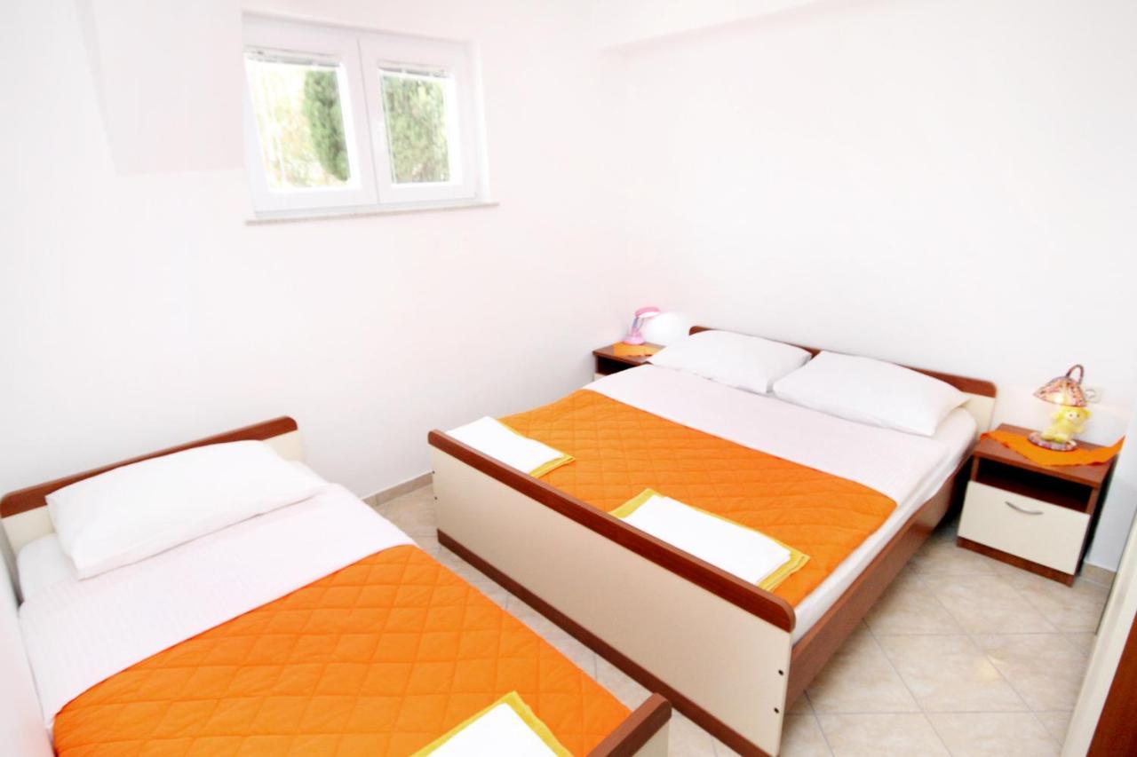 Apartments With A Parking Space Seline, Paklenica - 6603 Starigrad Paklenica Dış mekan fotoğraf